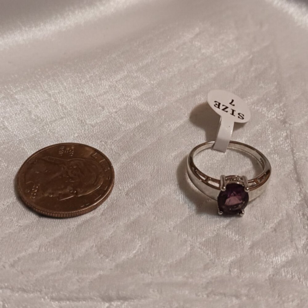 Purple Amethyst 2 Carat Solitaire Silver Tone Fashion Ring Size 7 NWOT - Picture 6 of 8